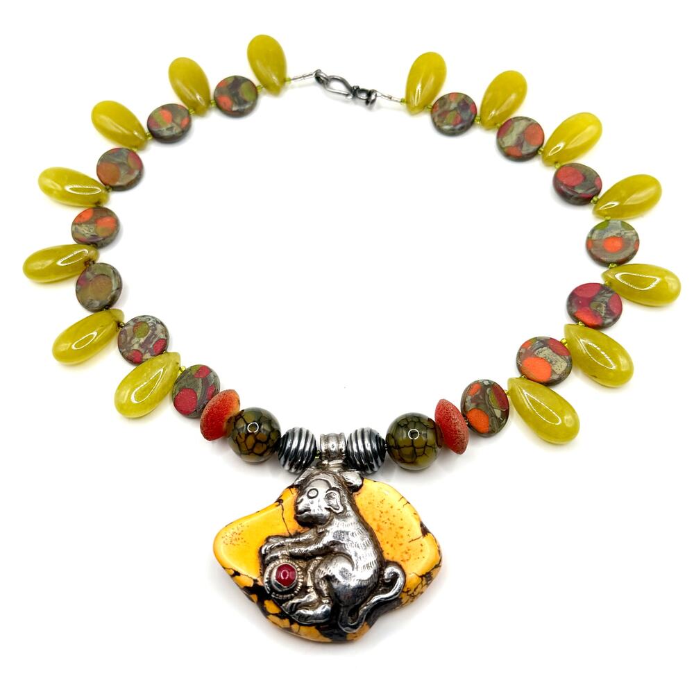 Vintage Tibetan Yellow Jasper Monkey Dragon Vein Agate Pendant Necklace